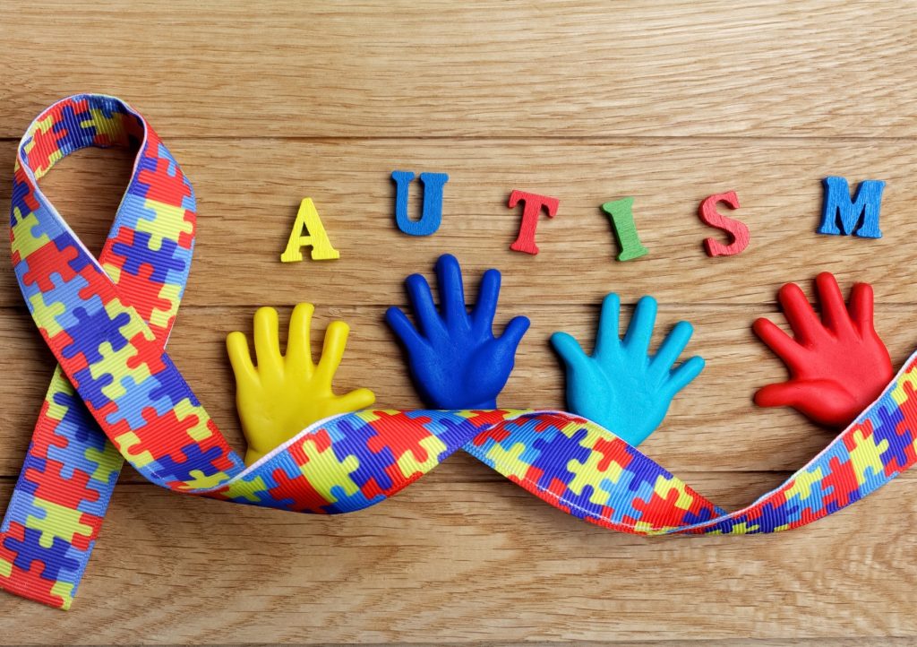 علائم اوتیسم چیست؟